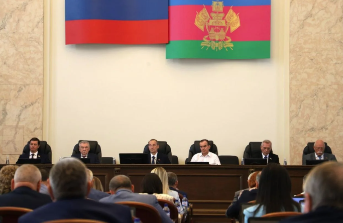 Депутаты Кубани поддержали корректировку требований об ограничениях продажи алкоголя.